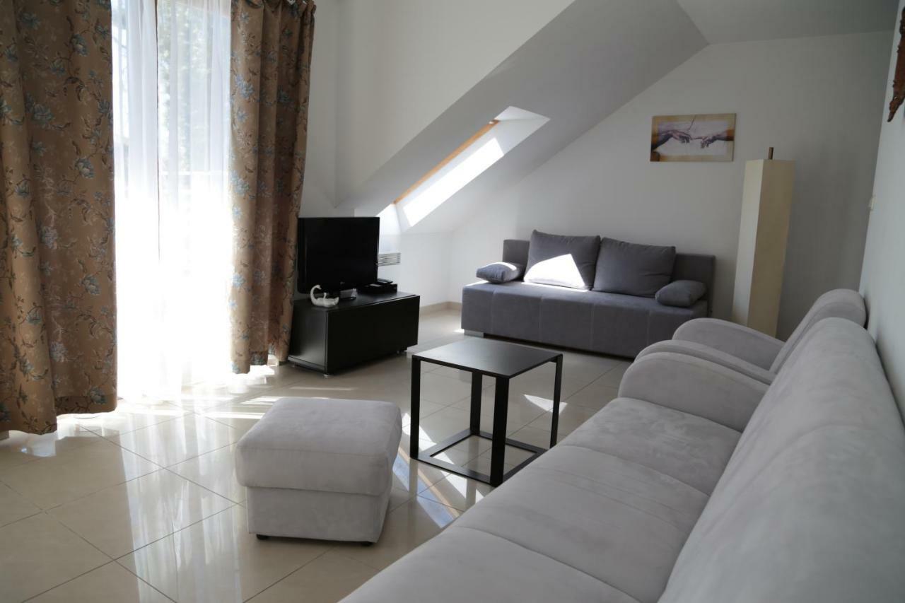 Apartament Ams A12 Apartment Rewal Ngoại thất bức ảnh