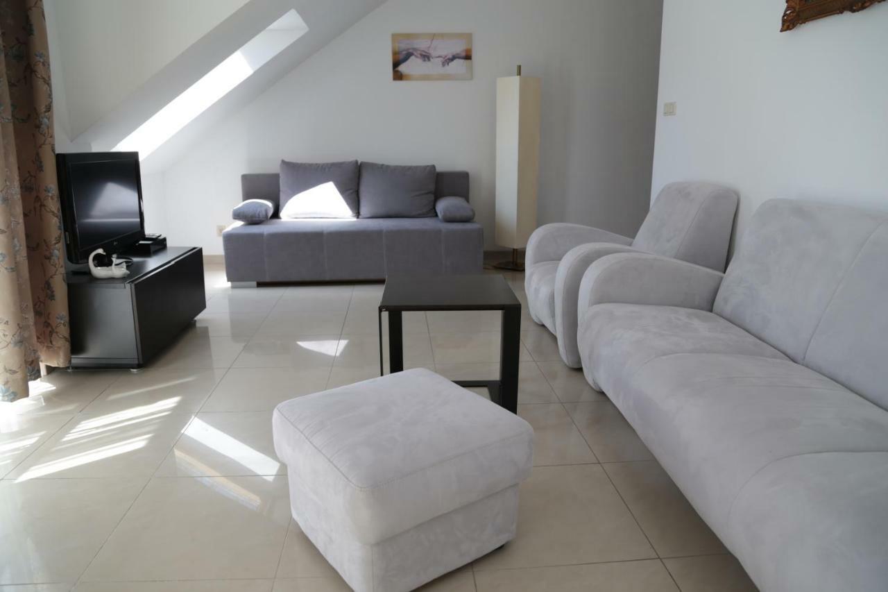 Apartament Ams A12 Apartment Rewal Ngoại thất bức ảnh
