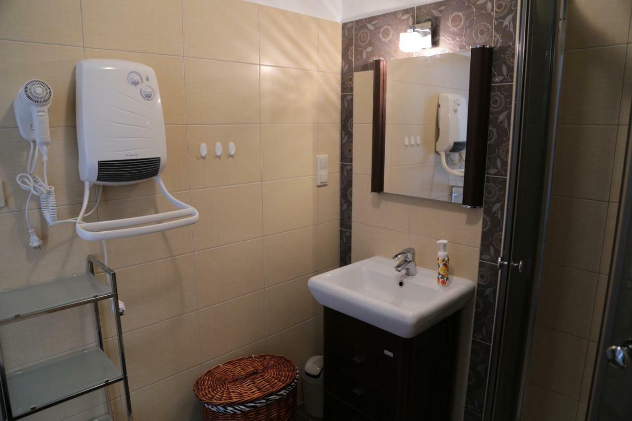 Apartament Ams A12 Apartment Rewal Ngoại thất bức ảnh