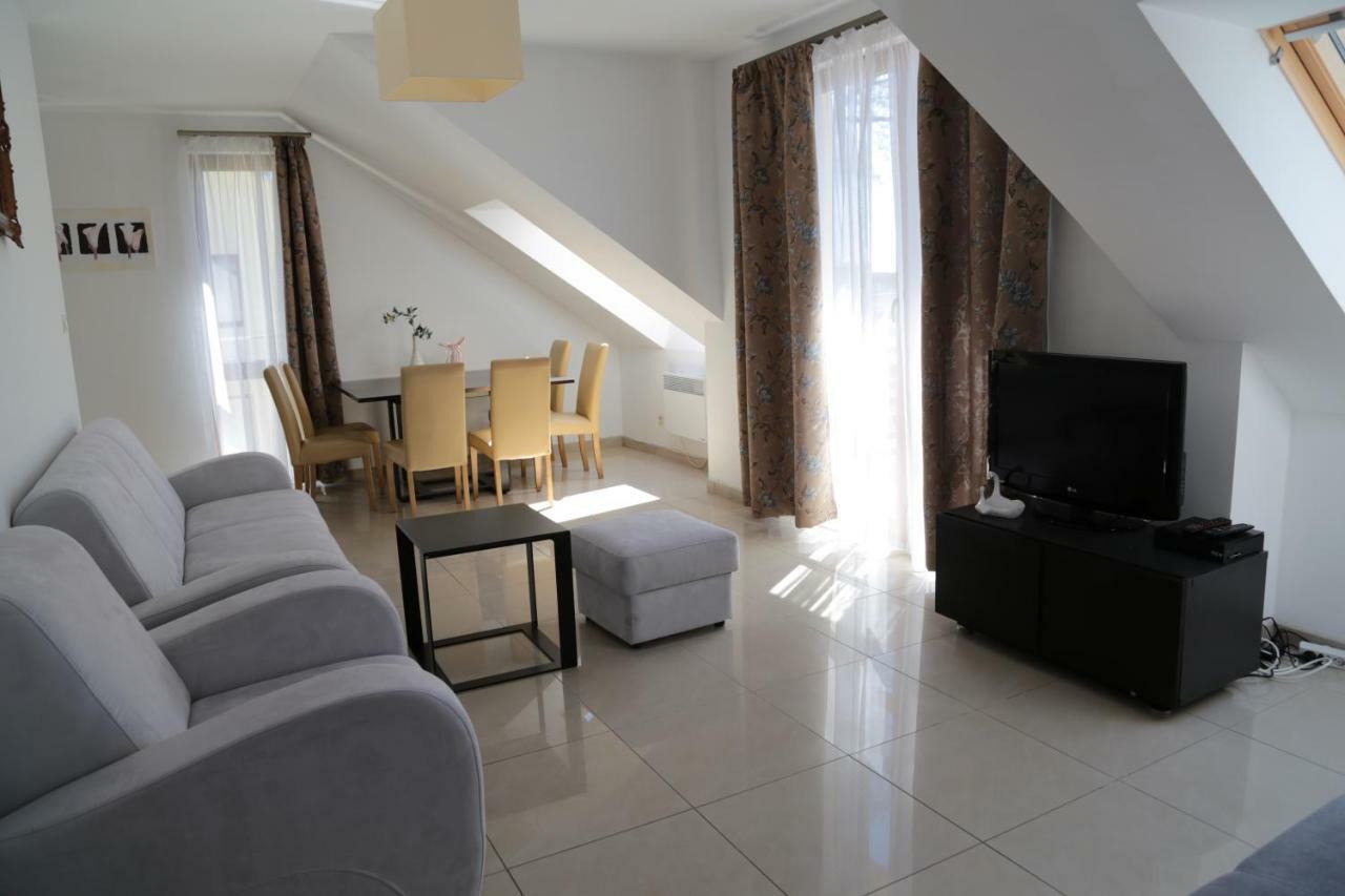 Apartament Ams A12 Apartment Rewal Ngoại thất bức ảnh