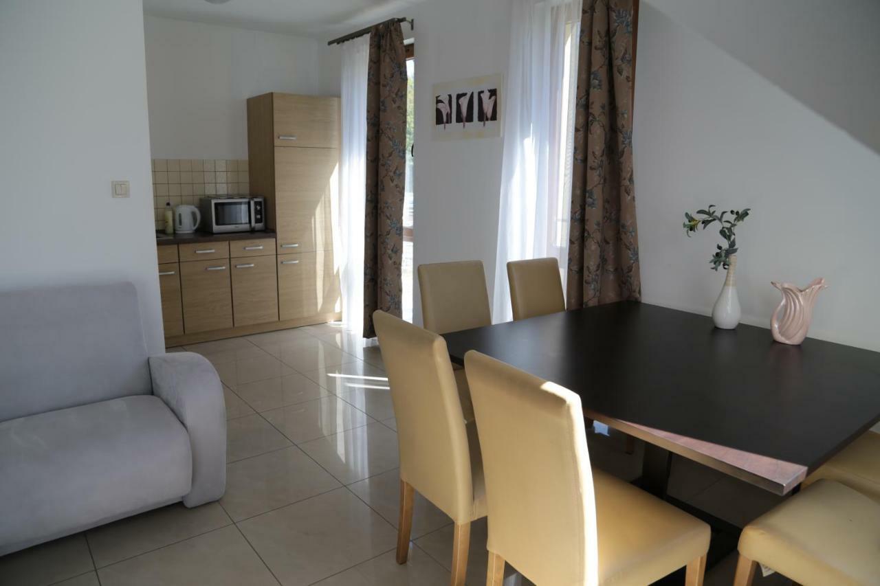 Apartament Ams A12 Apartment Rewal Ngoại thất bức ảnh